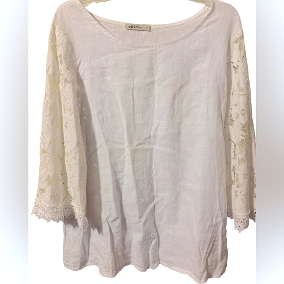 White crochet lace long sleeve top - Picture 1 of 3